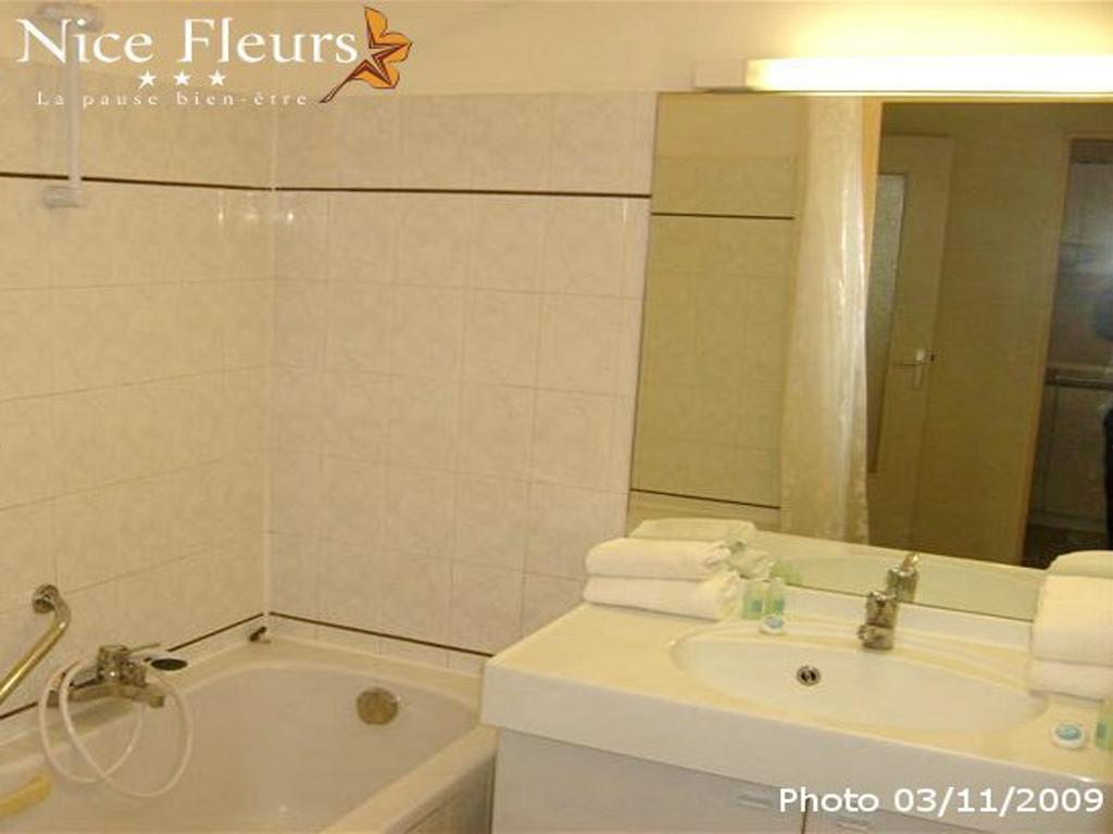 Nice Fleurs Apart'Hotel Room photo
