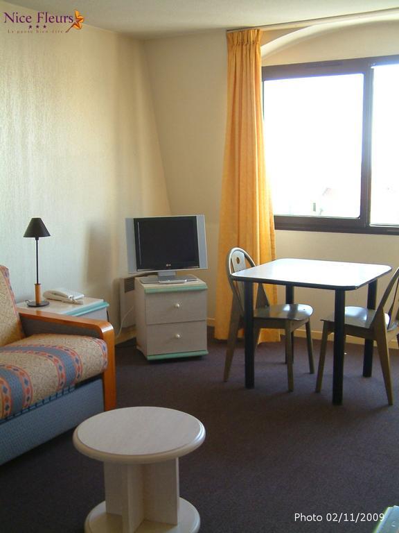 Nice Fleurs Apart'Hotel Room photo