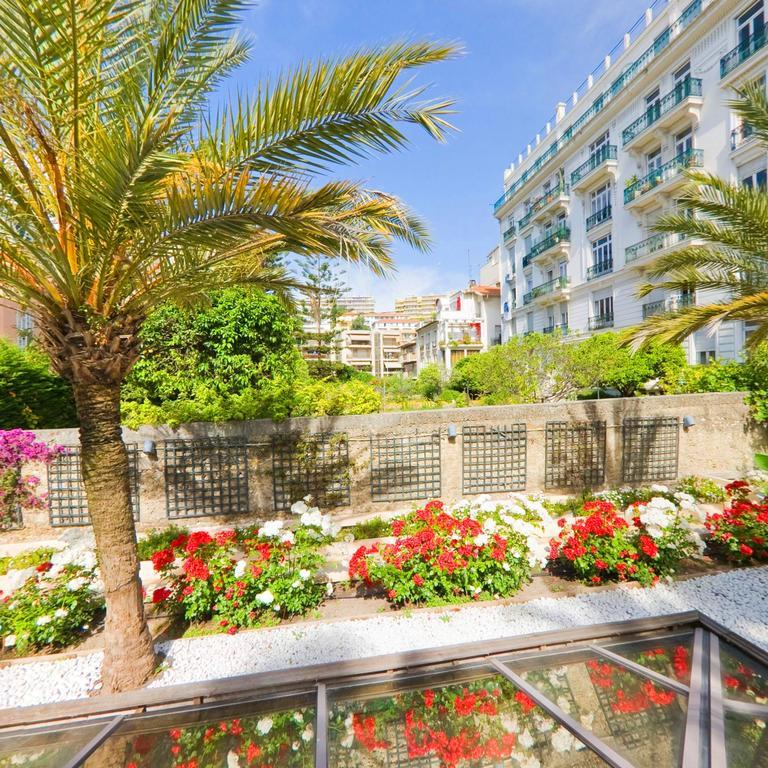 Nice Fleurs Apart'Hotel Exterior photo